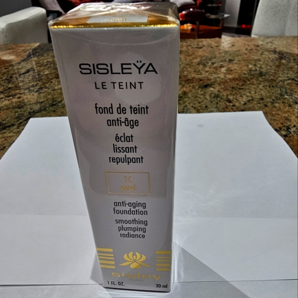 Sisley Paris anti-aging foundation